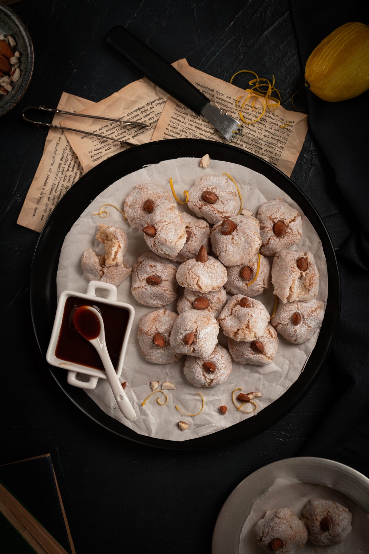 Pizzicotti almond cookies overhead